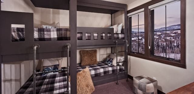 Blackstone Lodge