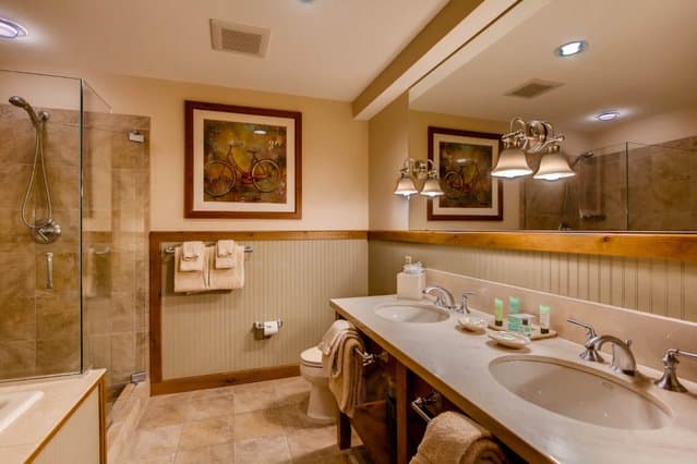 Lodge at Mountaineer Square