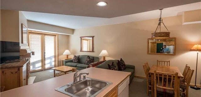 Tucker Mountain Lodge