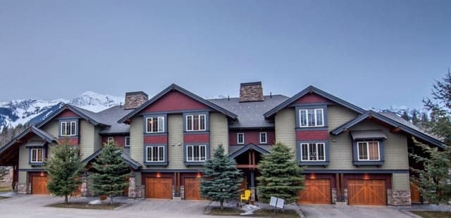 Pinnacle Ridge Chalets