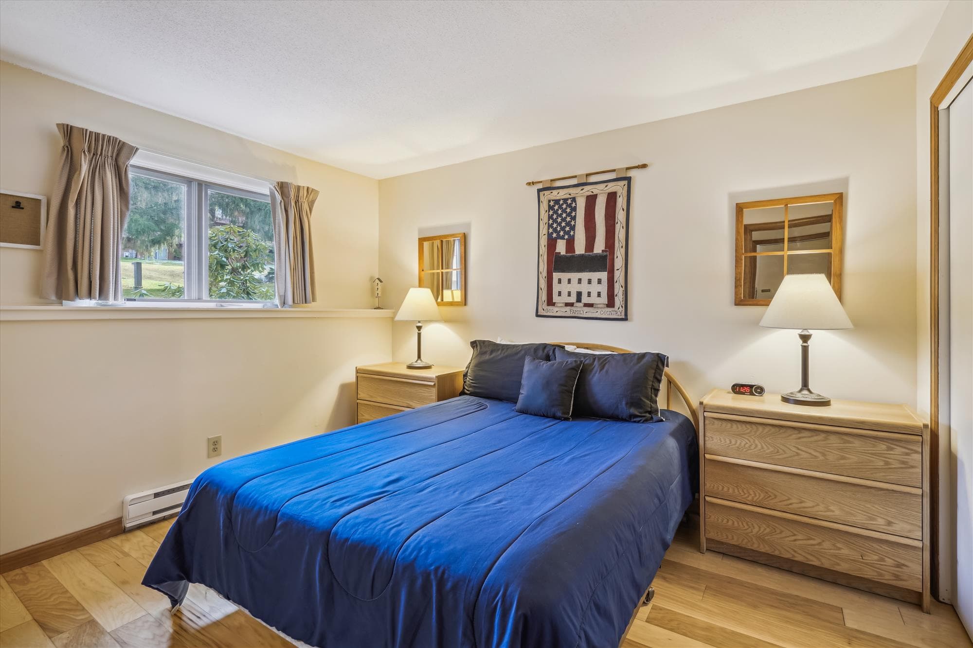 Queen bedroom with plenty of storage for your belongings
