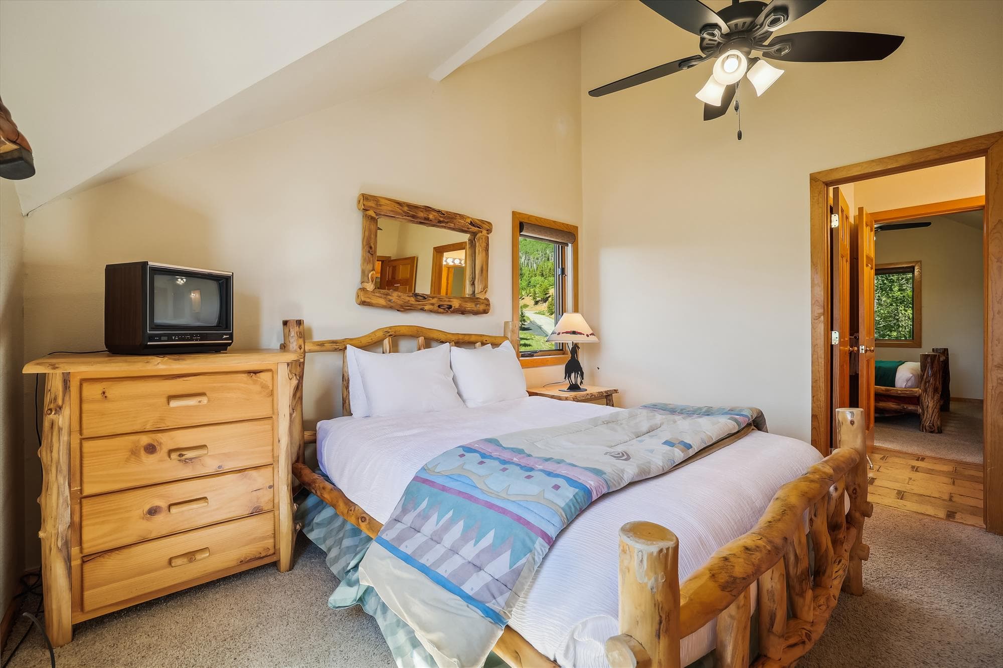 Bedroom - Hamilton Creek Cabin - Silverthorne Vacation Rental