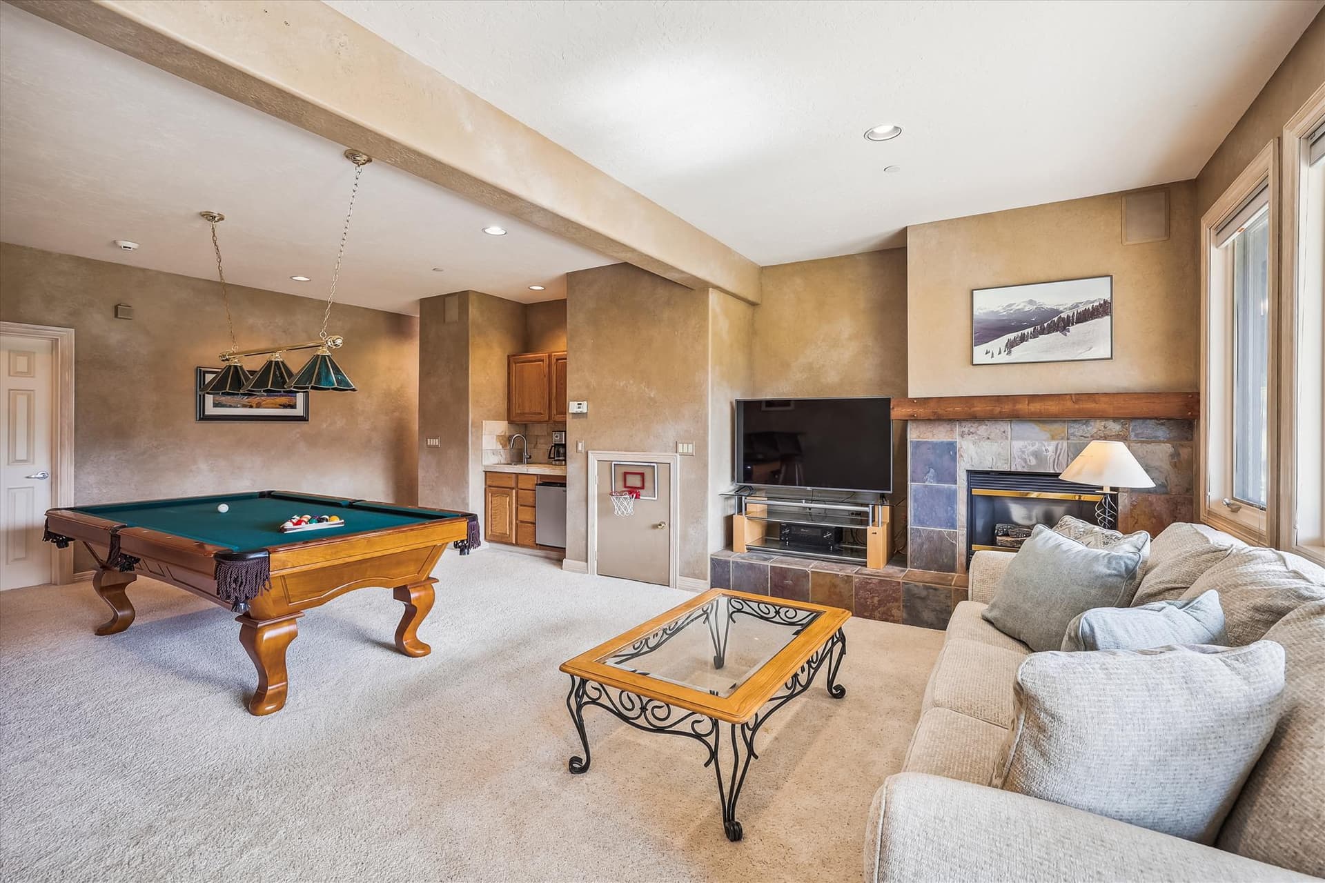 Living Area - Rounds Retreat - Breckenridge Vacation Rental