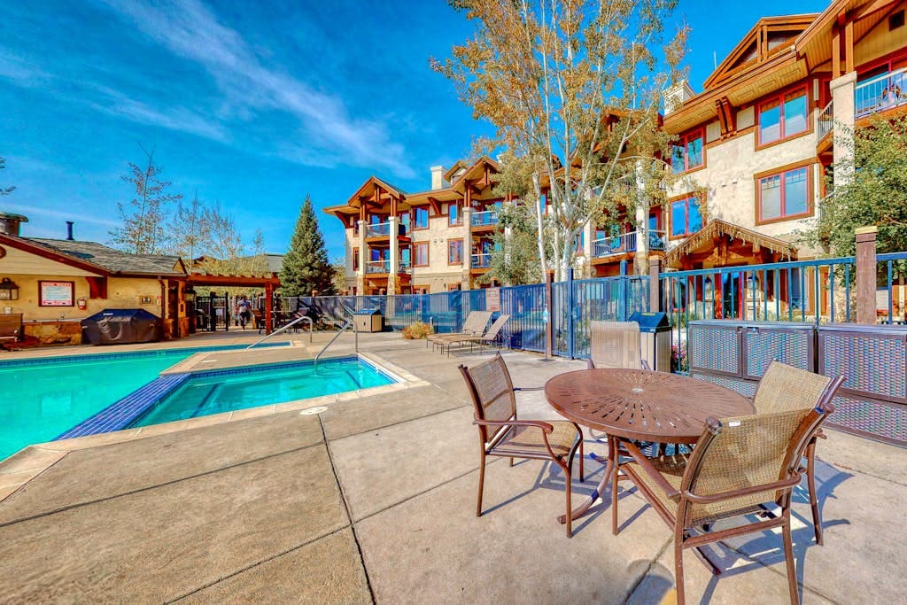 EagleRidge Lodge