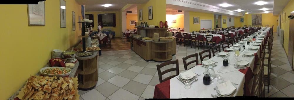 Food Court