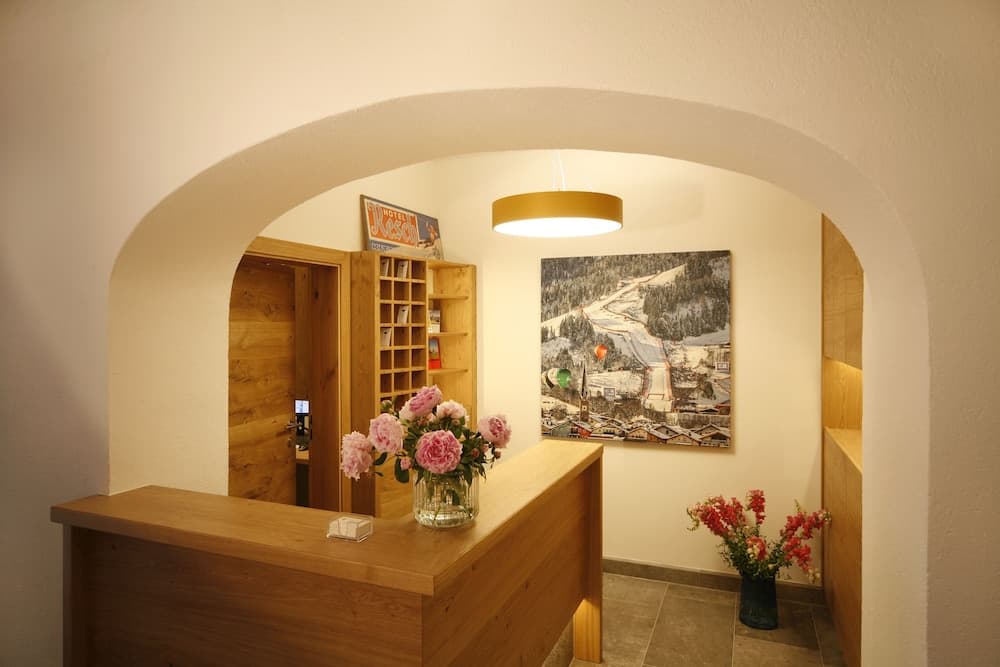 Check-in/check-out kiosk