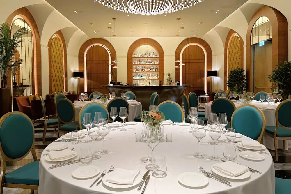 Banquet hall
