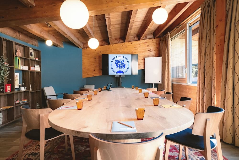 Meeting facility