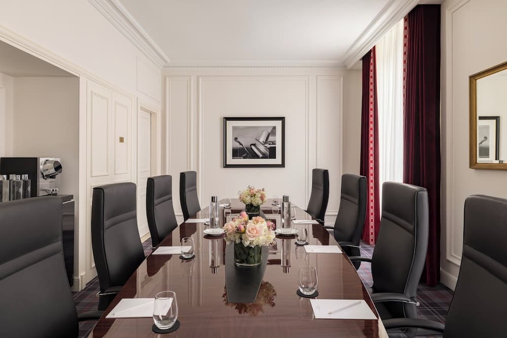 Meeting facility