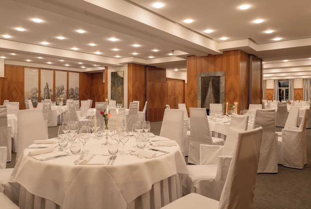 Banquet hall
