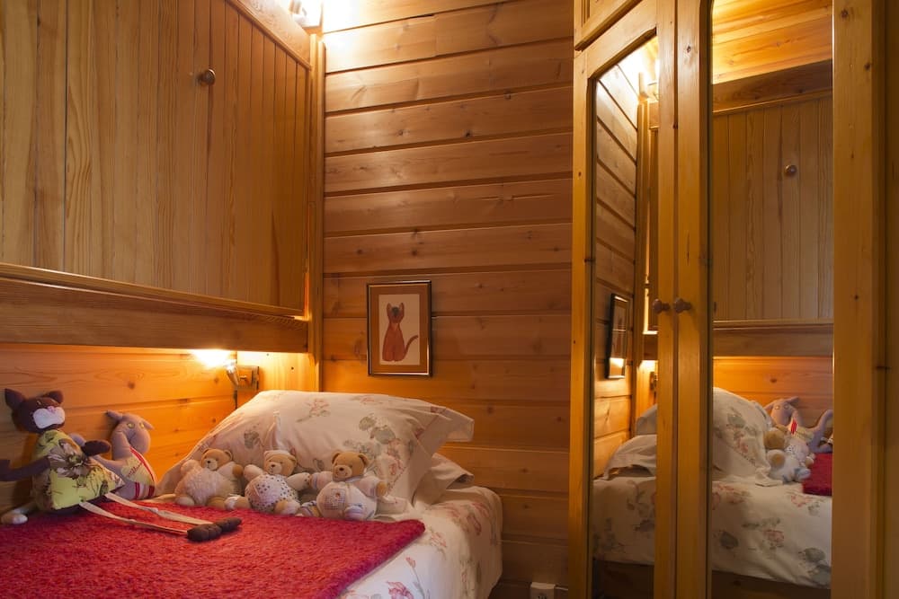 Children's theme room