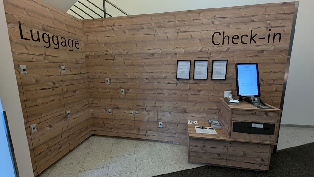 Check-in/check-out kiosk
