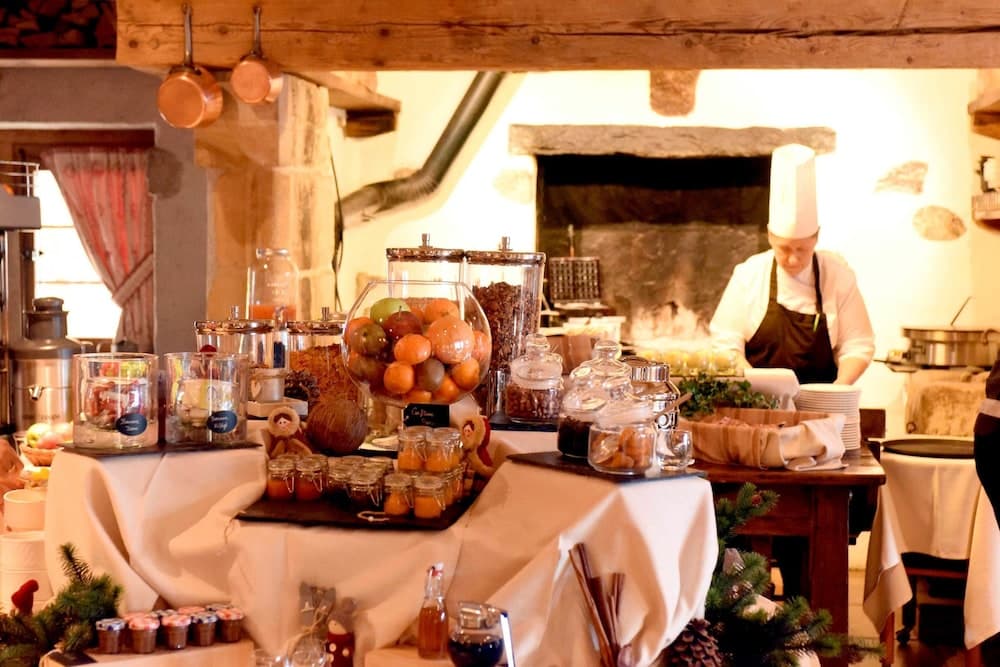 Breakfast buffet