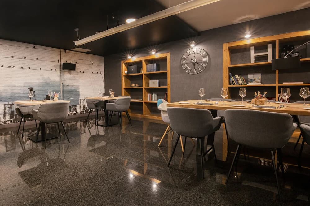 Snack bar