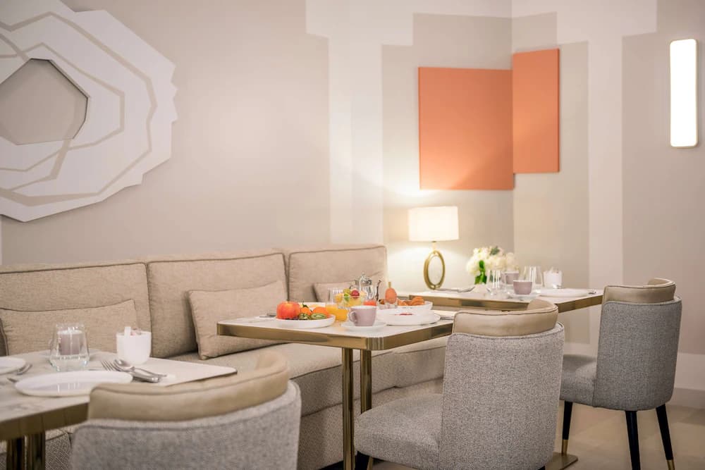 Breakfast area