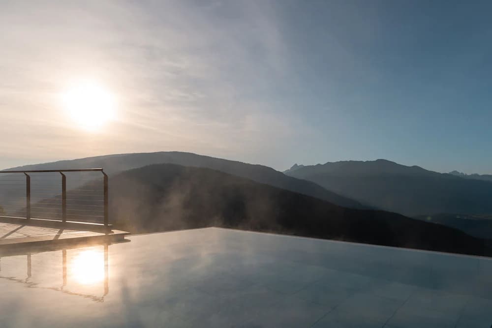 Infinity pool