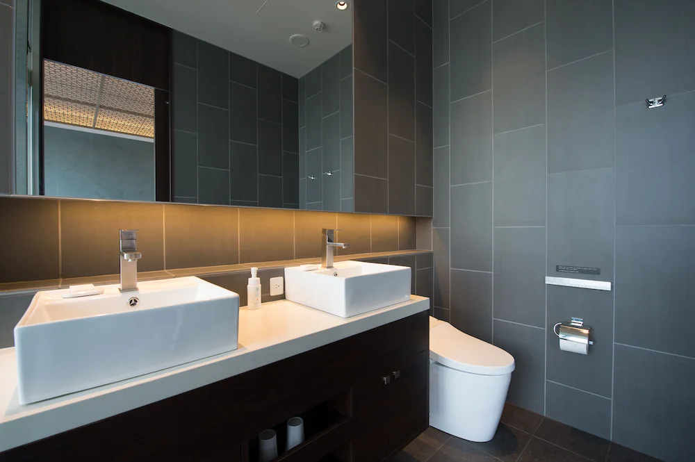 Bathroom sink