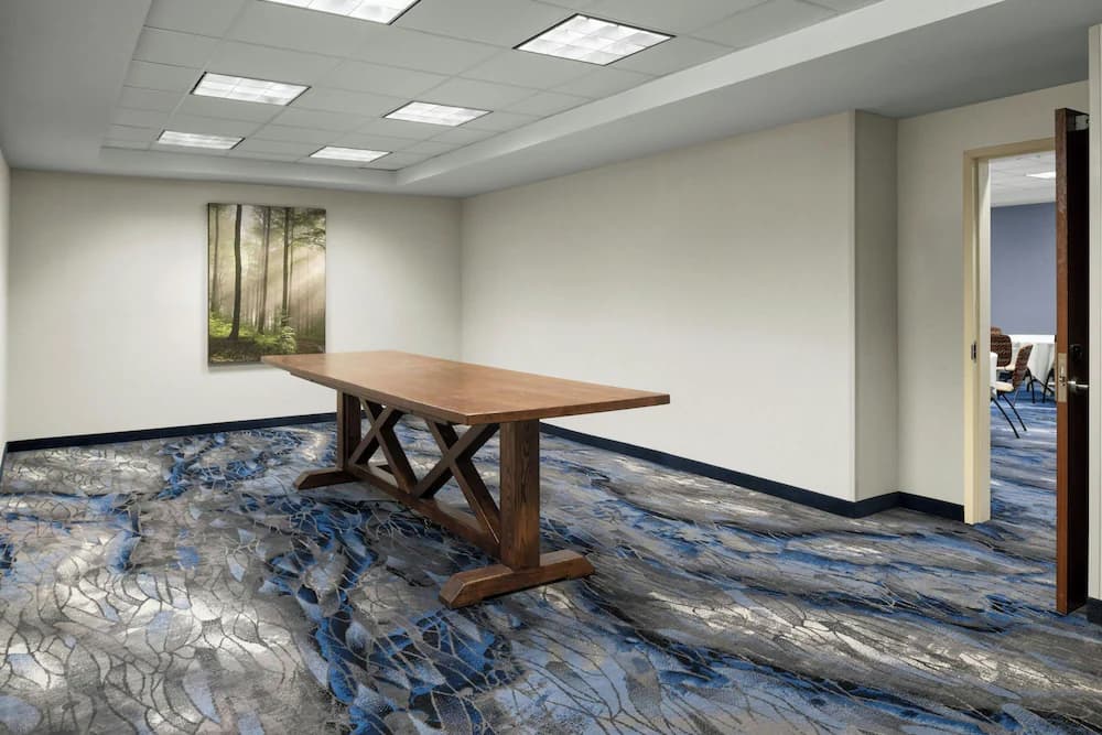 Meeting facility
