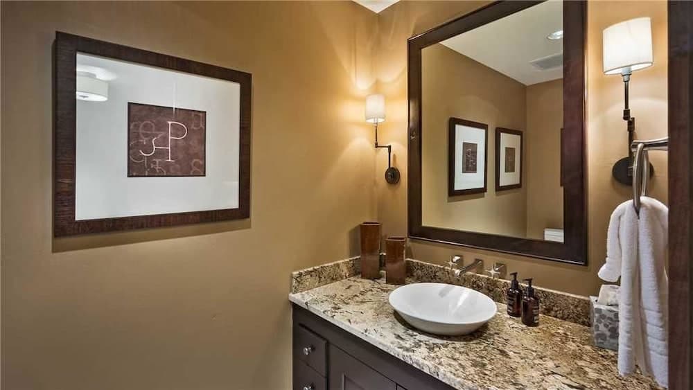 Bathroom sink