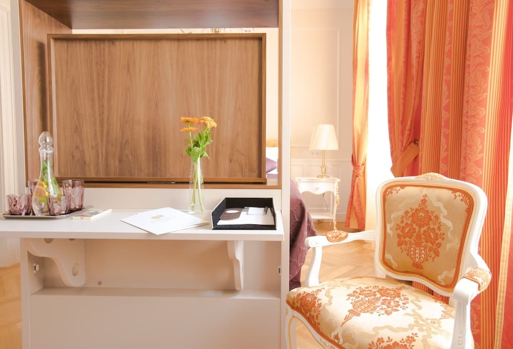 Room amenity