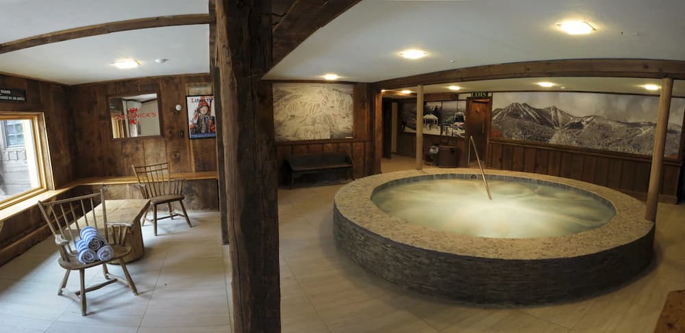 Indoor spa tub