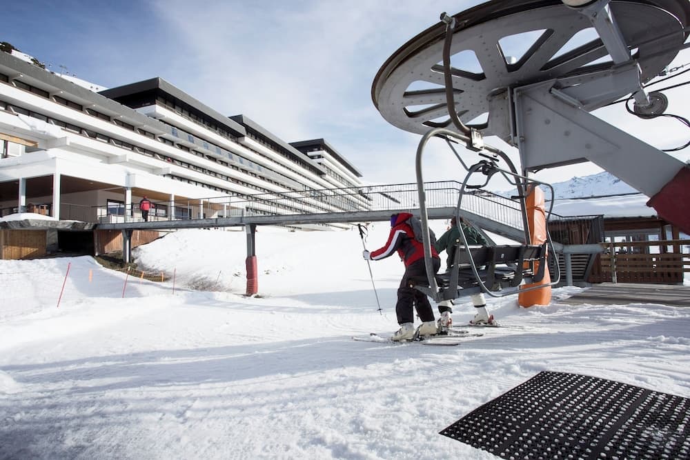 Skiing