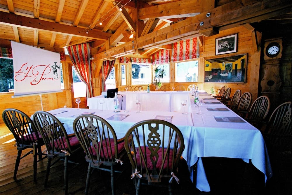 Meeting facility