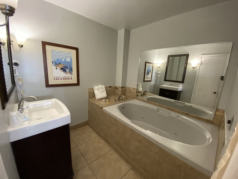 Jetted tub