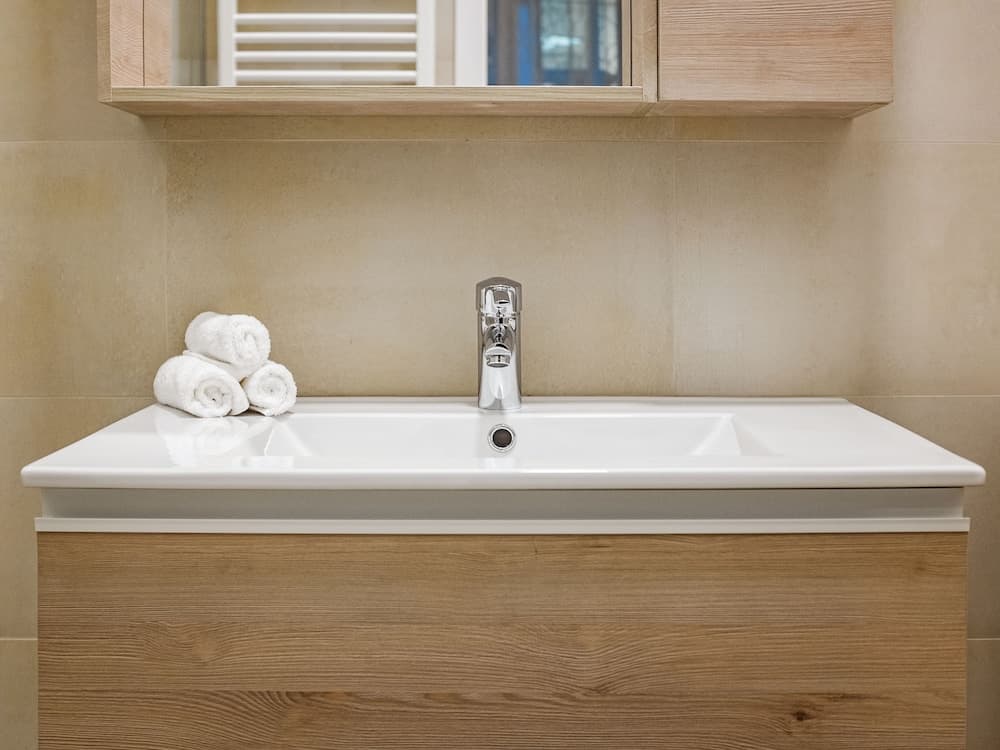 Bathroom sink
