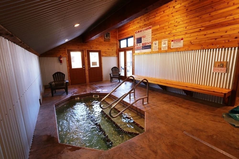 Indoor spa tub