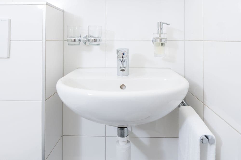 Bathroom sink