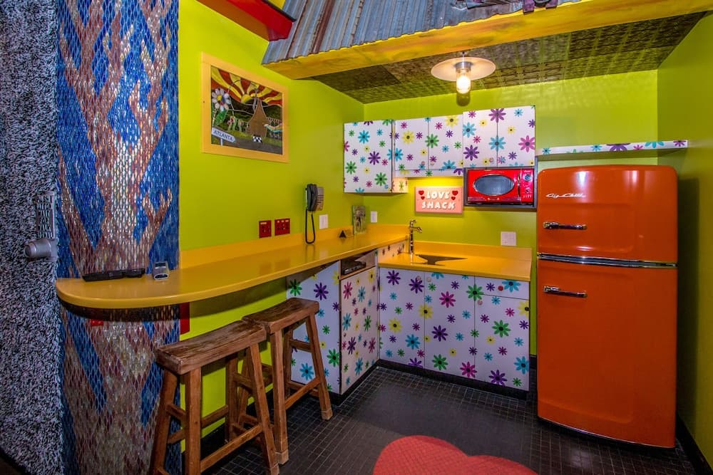 Private kitchenette