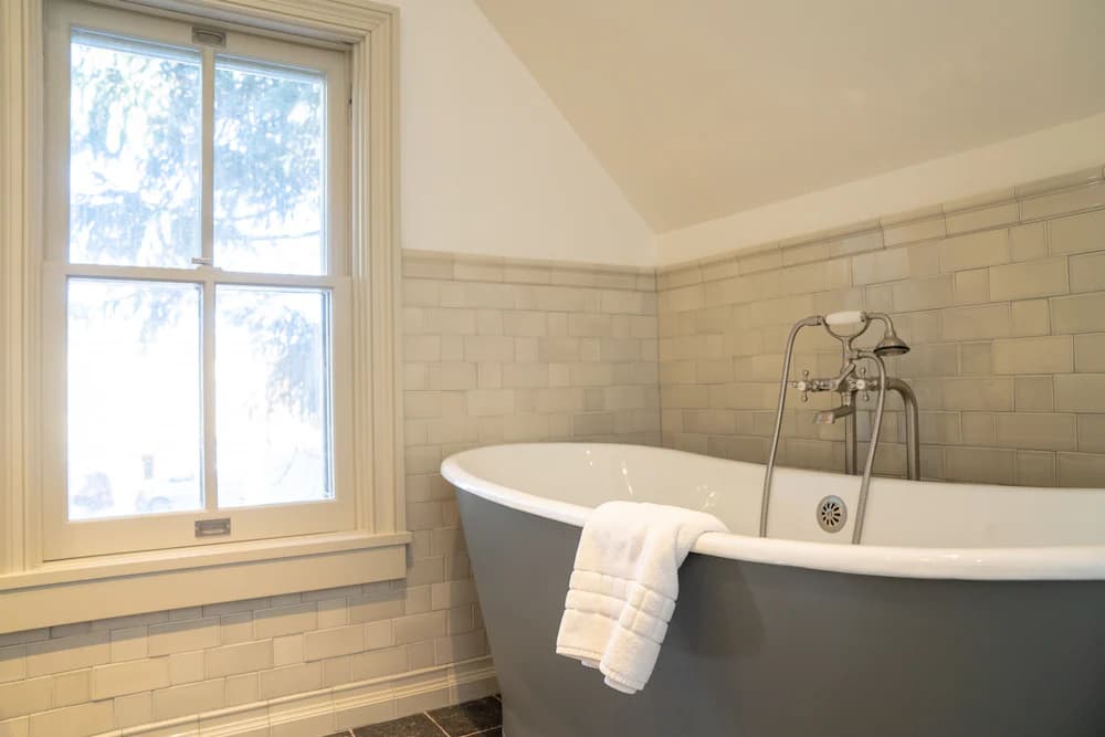 Bathroom amenities