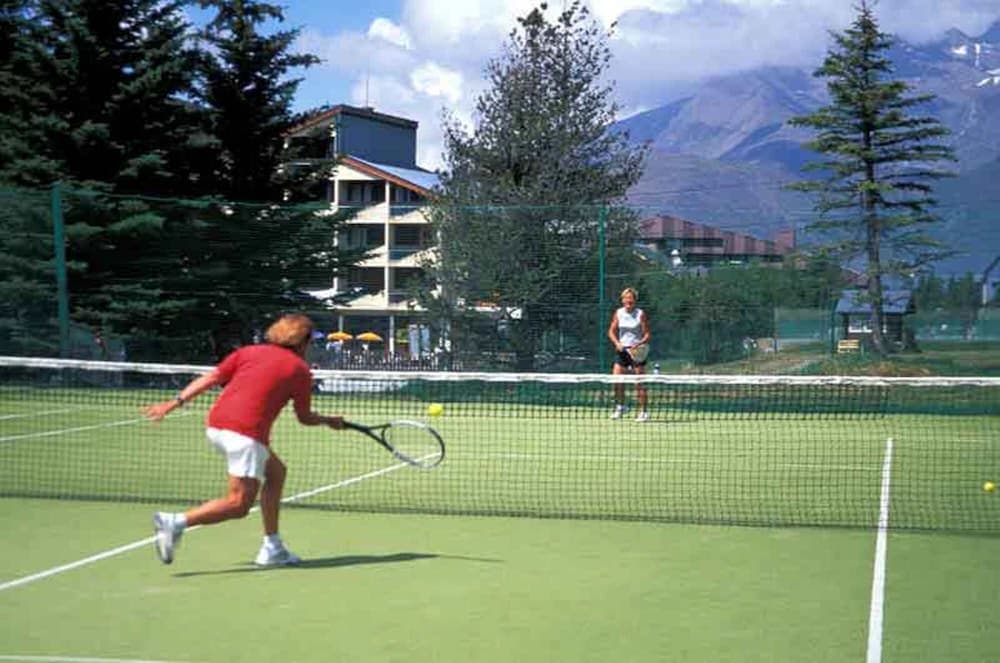 Tennis court