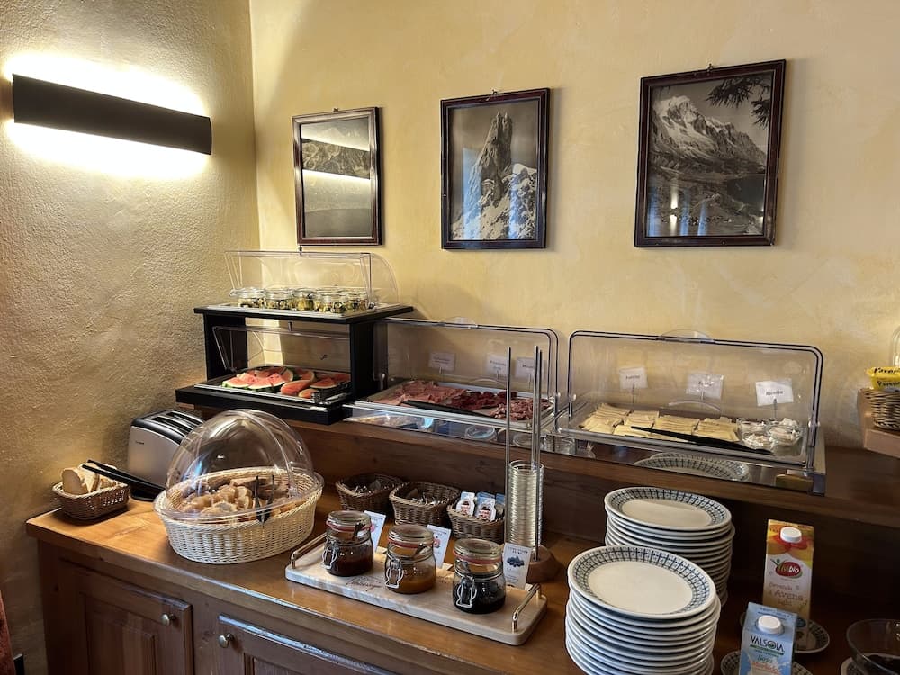 Breakfast buffet