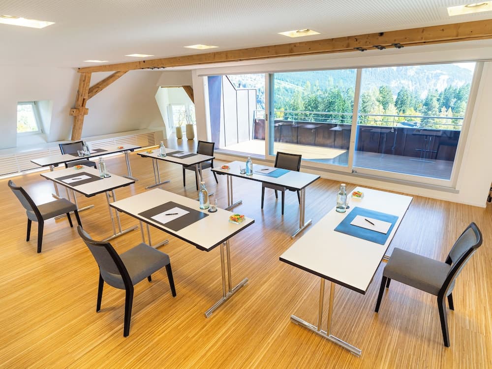 Meeting facility