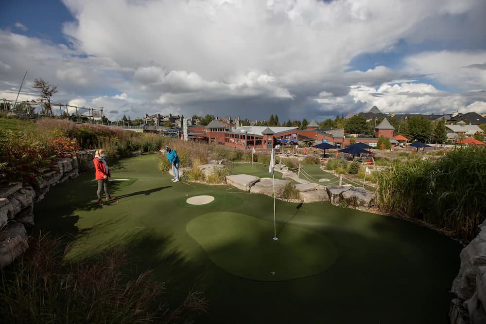 Mini-golf