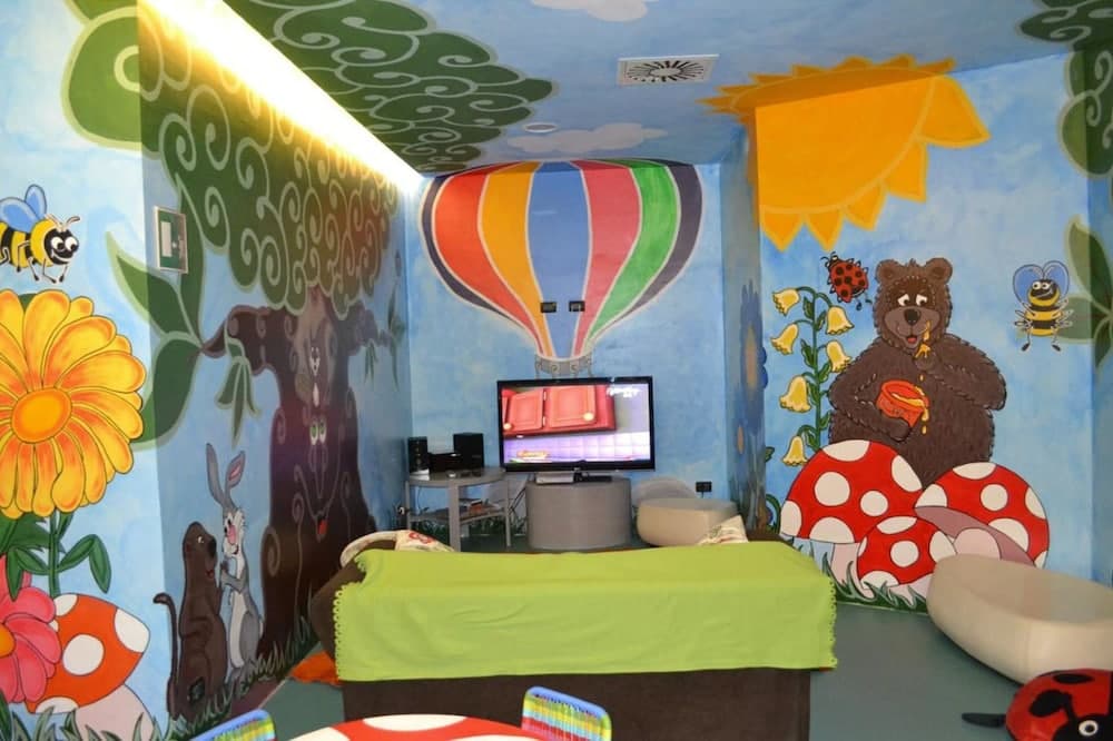 Children's play area - indoor