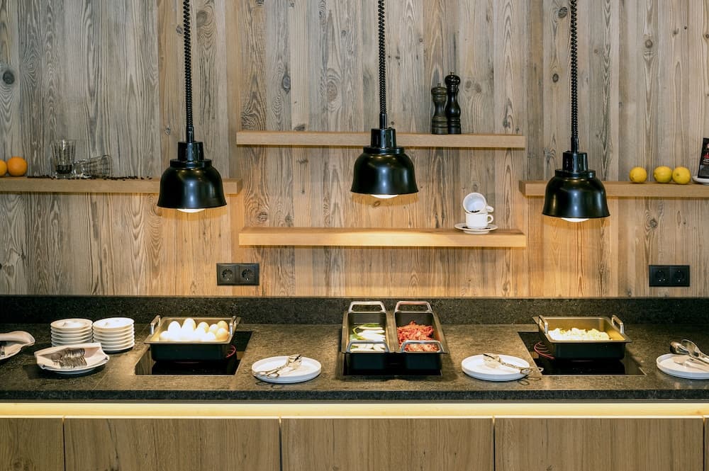 Breakfast buffet