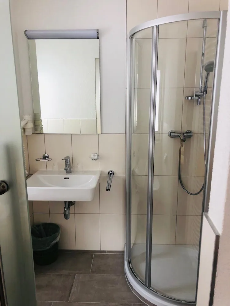 Bathroom shower