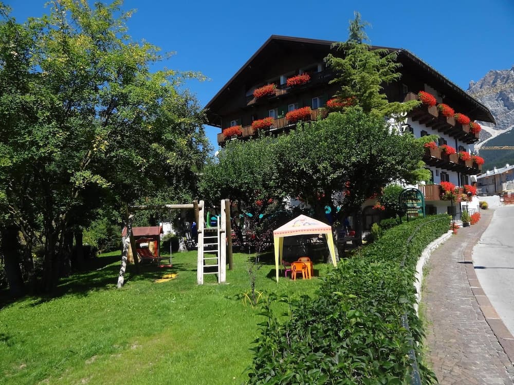 Children's play area - outdoor