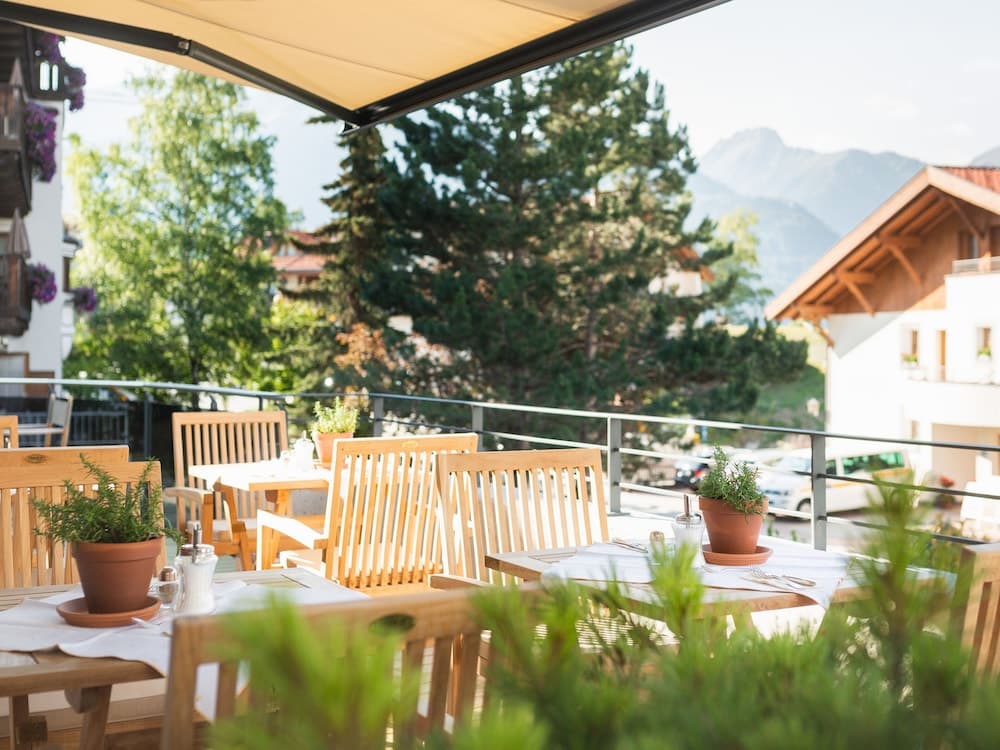Sundeck