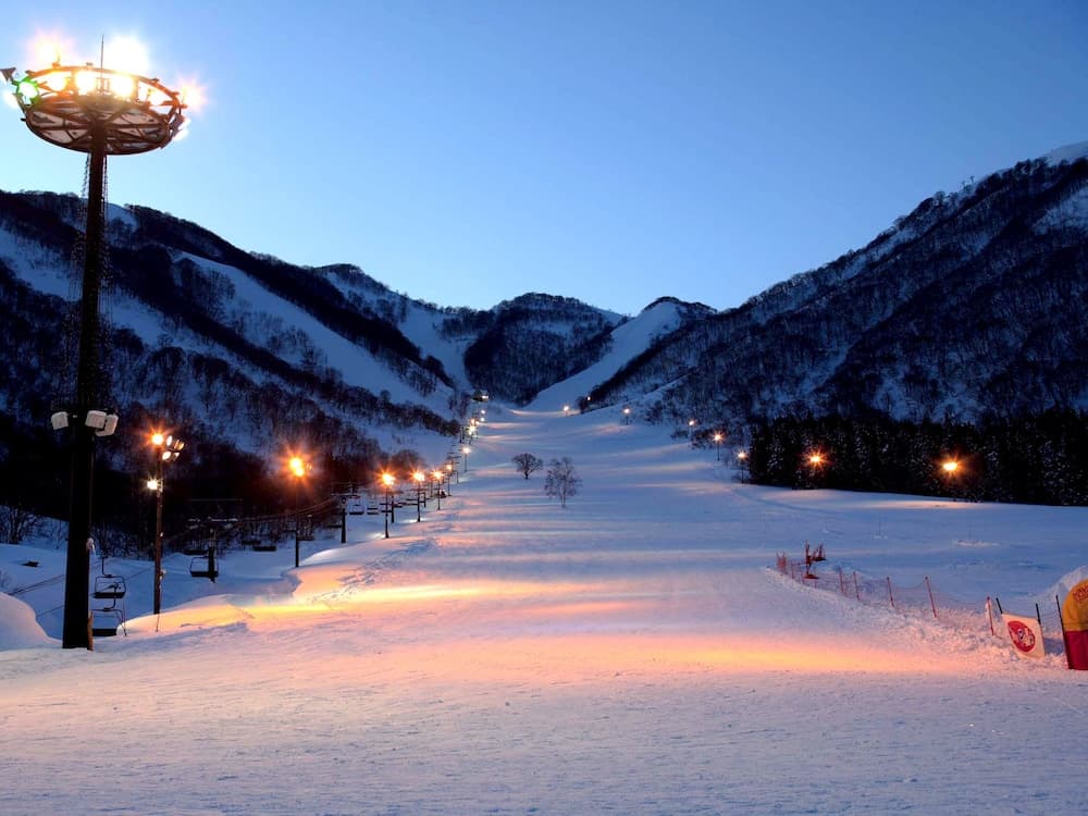 Snow and ski sports