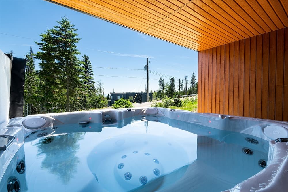 Private spa tub