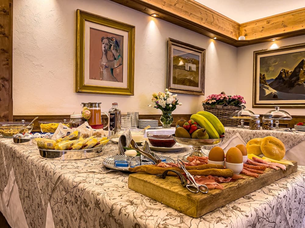 Breakfast buffet