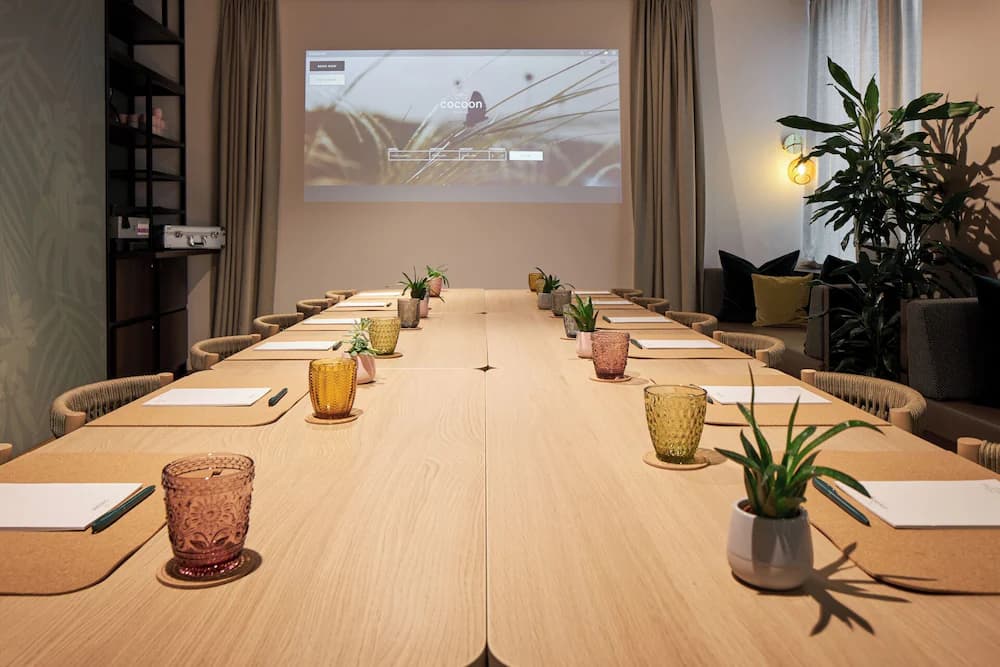 Meeting facility