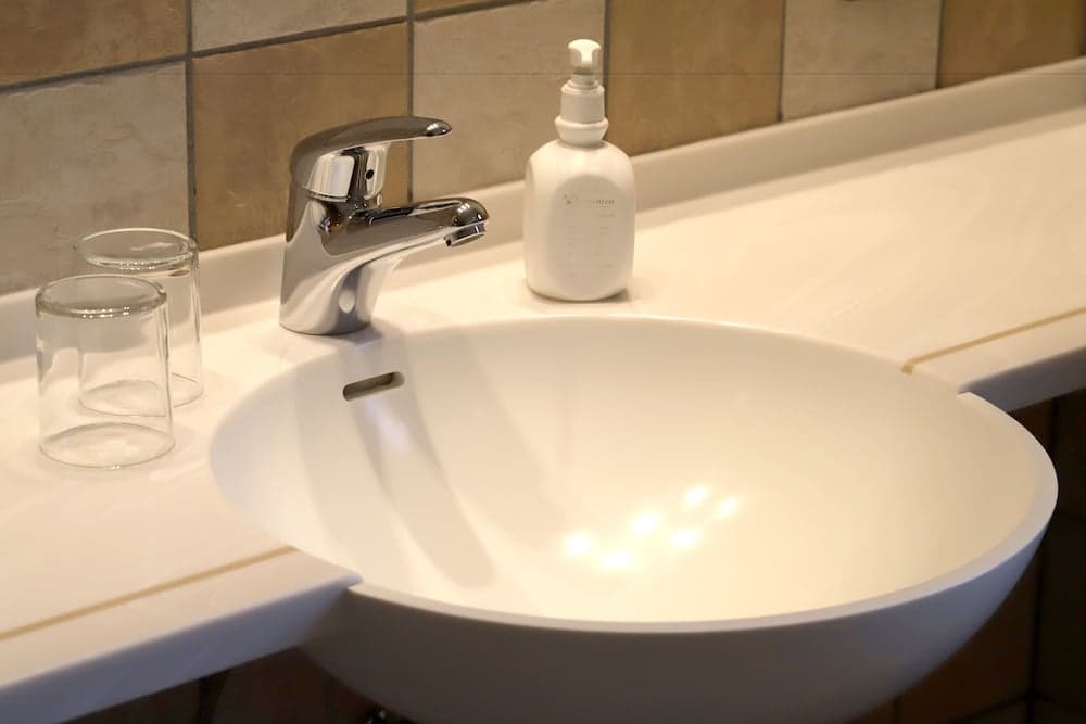 Bathroom sink
