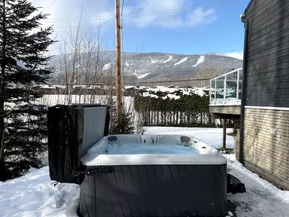 Private spa tub