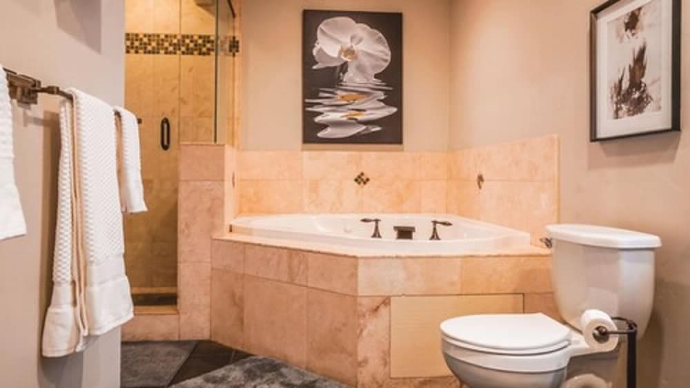 Jetted tub