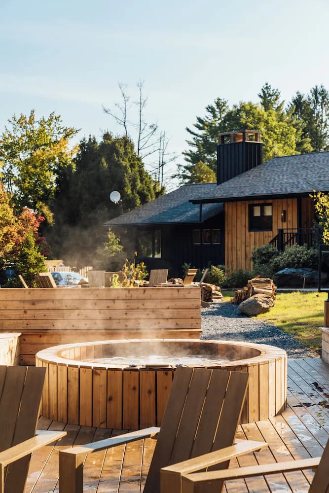 Outdoor spa tub